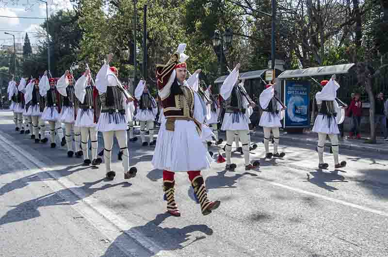 145 - Grecia - Atenas - El Parlamento - cambio de guardia